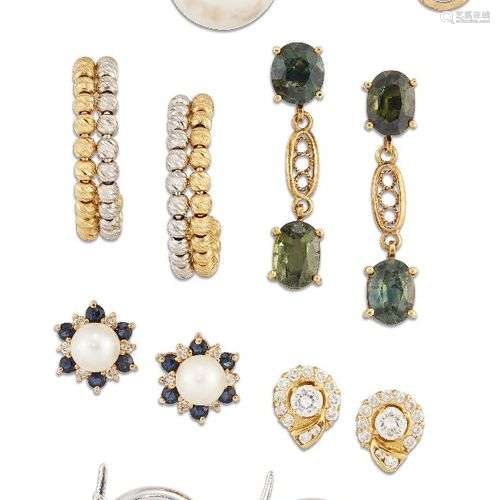 Sept paires de boucles d'oreilles, dont : une paire de boucl...