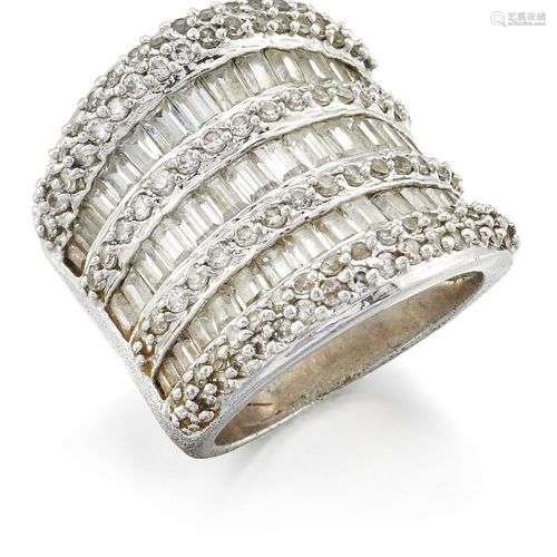 Bague demi-cercle large en diamant et diamant baguette, comp...