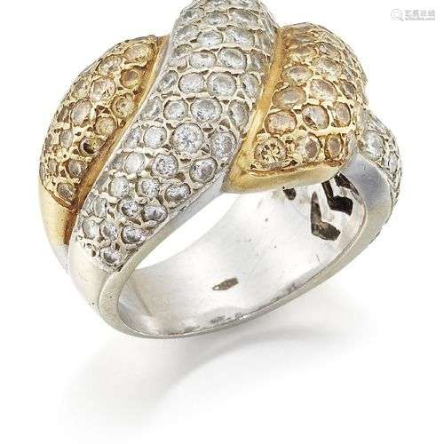 Bague bombe en diamant et diamant jaune, motif croisé en dia...