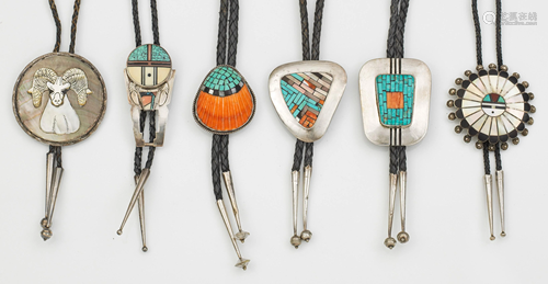 Konvolut von sechs Bolo Ties