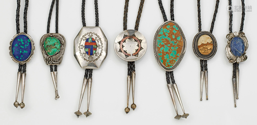 Kollektion von sieben Bolo Ties