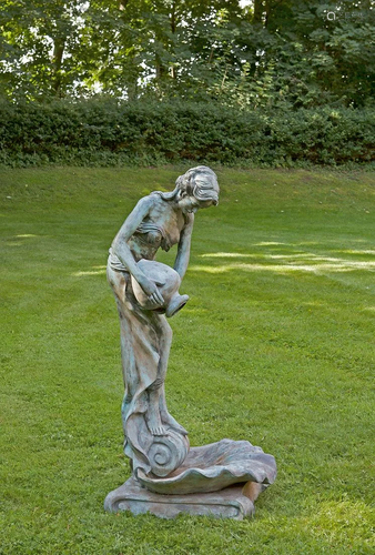 Große dekorative Belle Epoque-Brunnenfigur mit