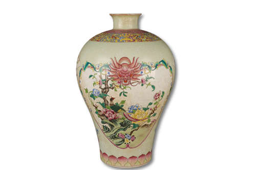 A Famille Rose Bird with Flower Pattern Porcelain Plum Vase