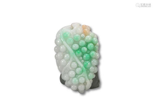 A Jadeite Carved Grape Ornament