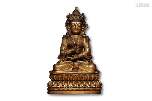 A Gilt Bronze Guanyin Figure Statue