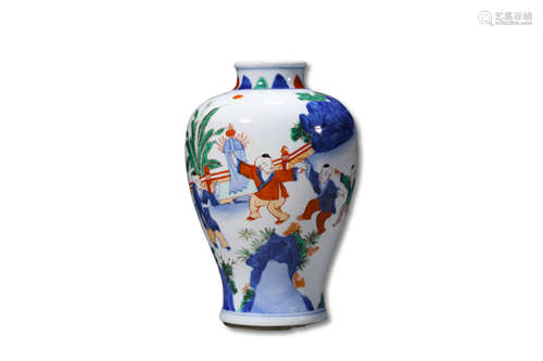 A Blue And White Famille Rose Character Porcelain Plum Bottl...