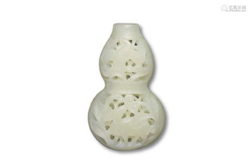 A Jade Fu Lu Gourd Bottle