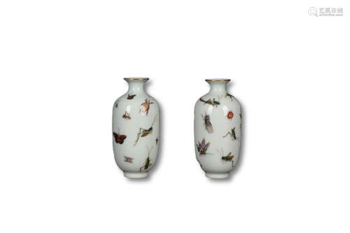 A Pair Of Famille Rose Insect Pattern Porelain Bottle