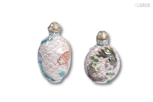 A Pair of Goldfish Pattern Porcelain Snuff Bottle