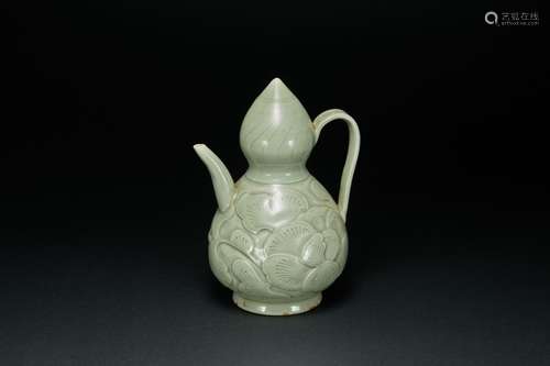 Celadon Carved Backflow Pot in Song Dynasty