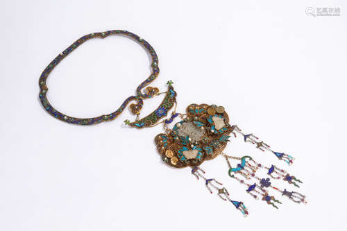 A gilt-silver necklace