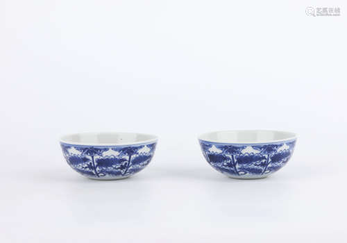 A pair of blue and white 'floral' dish