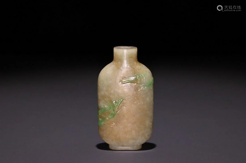 JADIETE 'BIRD AND FLOWER' SNUFF BOTTLE