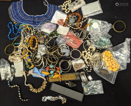 A large collection of jewellery to include a Middle