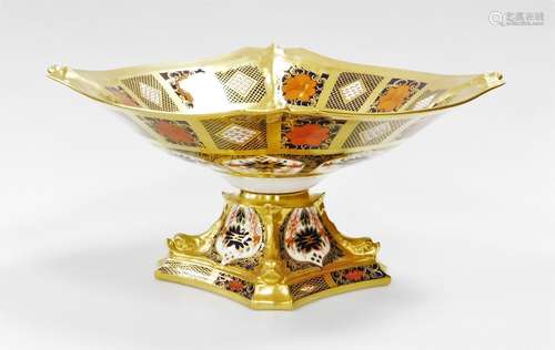 A Royal Crown Derby 1128 pattern Imari square cushion shaped...