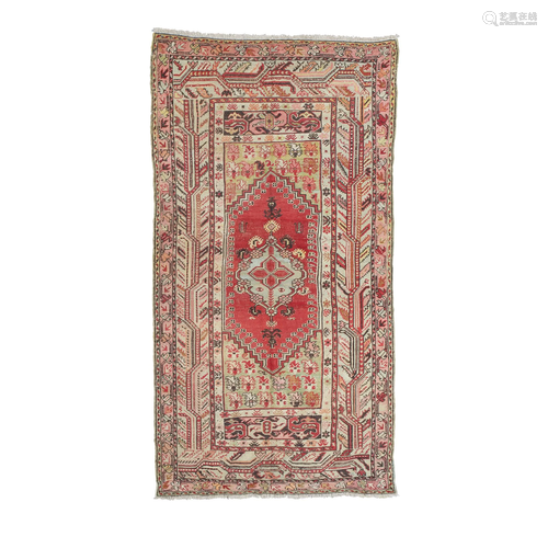 GHIORDES CARPET WEST ANATOLIA, LATE 19TH/EARLY 20TH