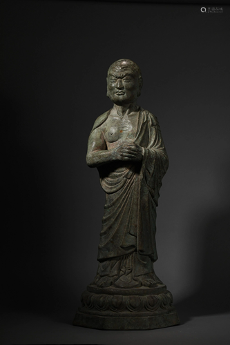 Bronze statue of Arhat in the Han Dynasty