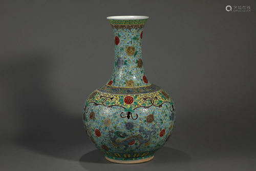 Green Flower Bottle in Qing Dynasty