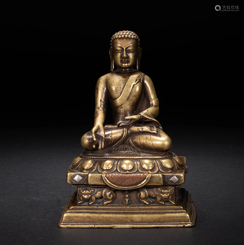 Gilt bronze Buddha statue in Qing Dynasty