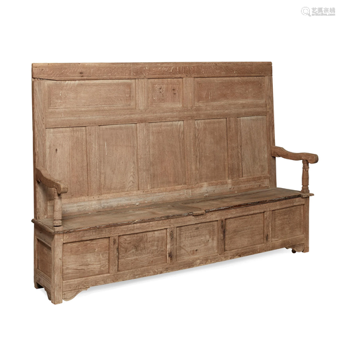 GEORGIAN LIMED OAK SETTLE EARLY 18TH CENTURY