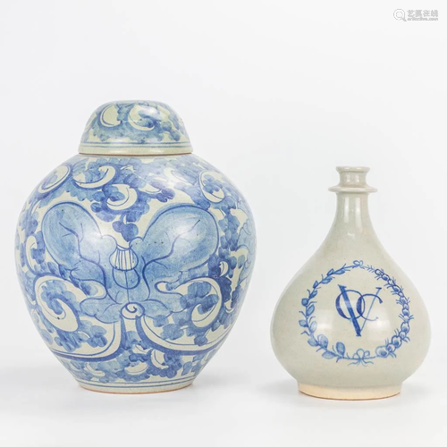 A collection of 2 ceramic vases VOC and a Chinese