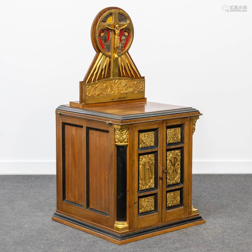 A Church tabernacle made of wood, with a corpus, PX