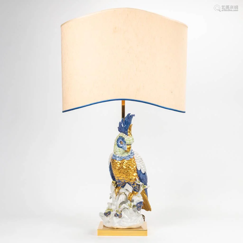 An exceptional table lamp with ceramic parrot made by