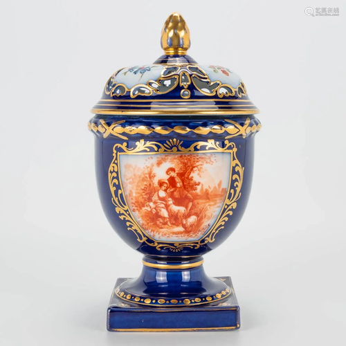 A porcelain Potpourri jar with ajoured edges and