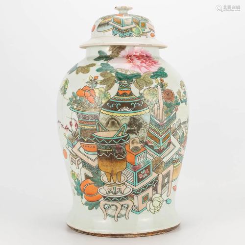 A Chinese porcelain vase with lid, decor of 100