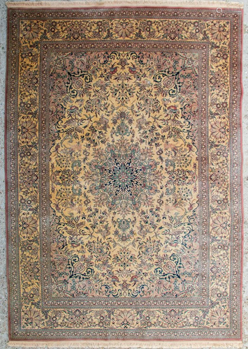 An Oriental hand-made carpet. Hereke. (213 x 305)