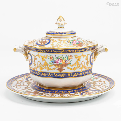 A porcelain bonboniere with hand-painted flower decor