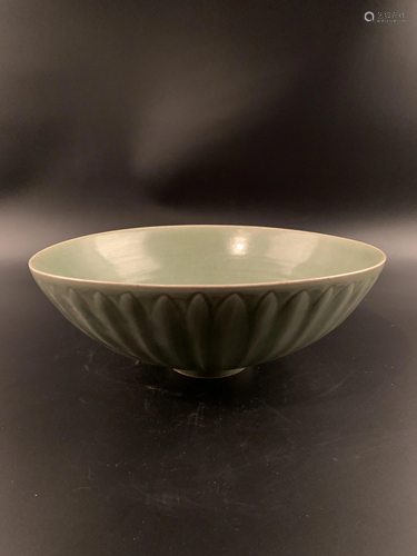 Chinese Longquan Yao Lotus Bowl