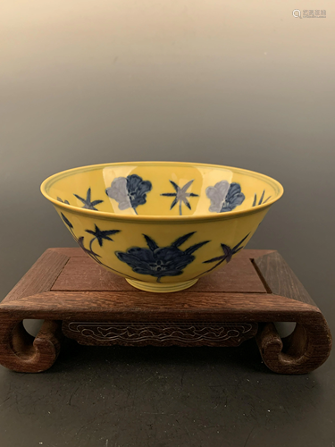 Chinese Blue and Yellow Glazed Bowl