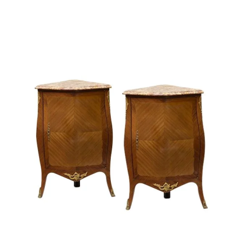 A pair of rosewood corner cabinet gilding with bronze