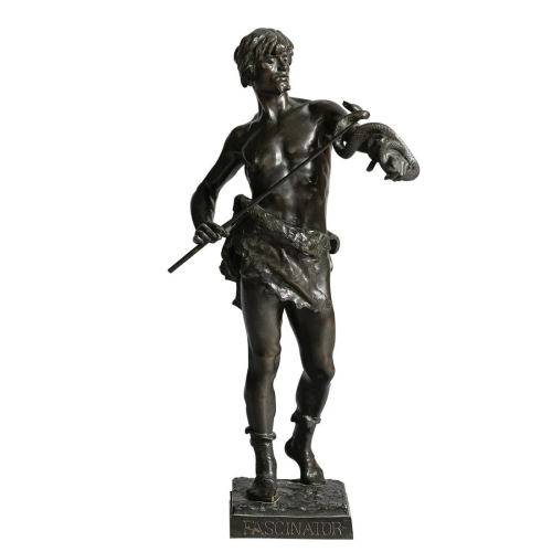 A bronze statue of Oren mariodon in Paris