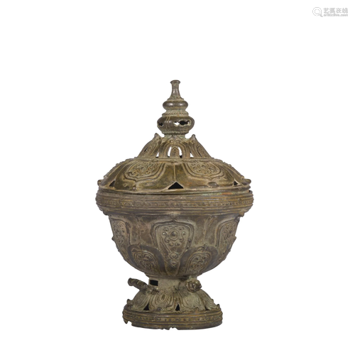 A bronze censer,the 10th century