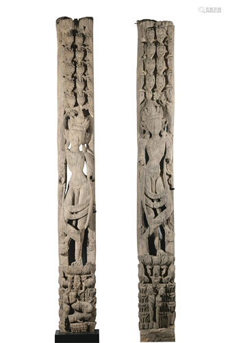 A pair of wood Guanyin,the 13th century