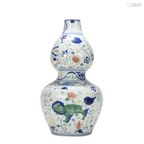 A Wu cai gourd-shaped vase