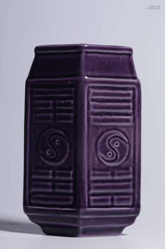 清代，茄皮紫釉八卦棱形瓶