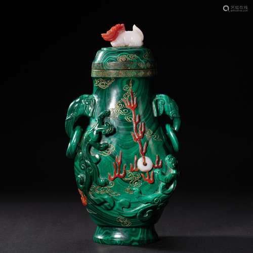 CHINESE MALACHITE VASE FROM QING DYNASTY