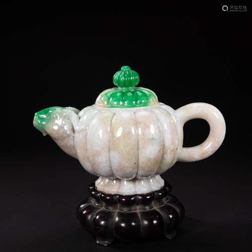 CHINESE JADE EWER FROM QING DYNASTY