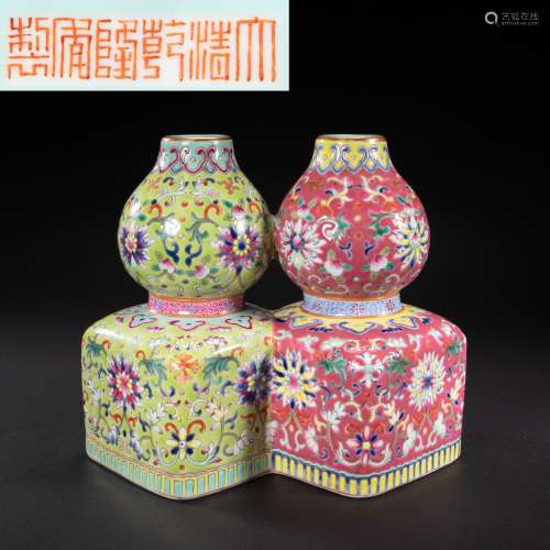CHINESE FAMILLE ROSE PORCELAIN CALABASH BOTTLE FROM QING DYN...
