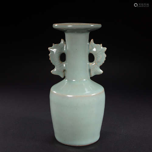 CHINESE LONGQUAN WARE PORCELAIN AMPHORAE, SONG DYNASTY