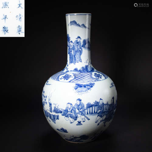 CHINESE BLUE AND WHITE PORCELAIN FIGURE STORY BILLIARD BOTTL...