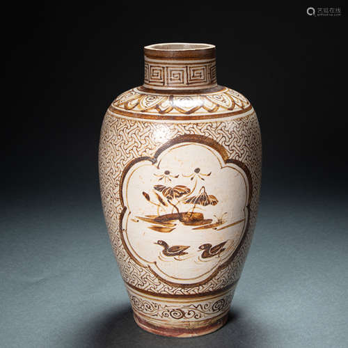 CHINESE JIZHOU WARE PLUM BOTTLE, SONG DYNASTY