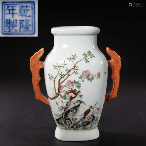 CHINESE FAMILLE ROSE PORCELAIN VASE FROM QING DYNASTY