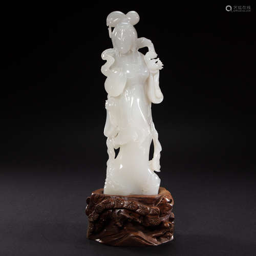 CHINESE HETIAN JADE FIGURE, QING DYNASTY