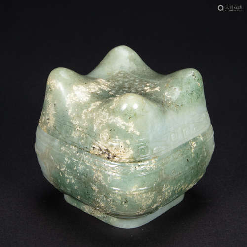 CHINESE HETIAN JADE COMPACT FROM HAN DYNASTY