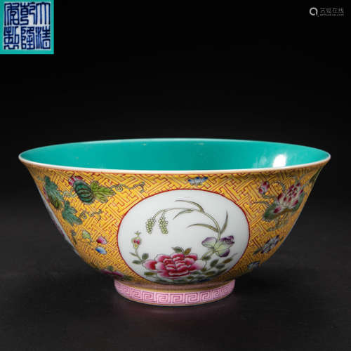 CHINESE MULTICOLORED PORCELAIN BOWL FROM QING DYNASTY