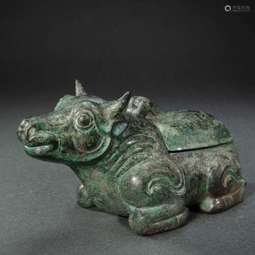 CHINESE BRONZE LAMP HOLDER, WARRING STATES PERIOD